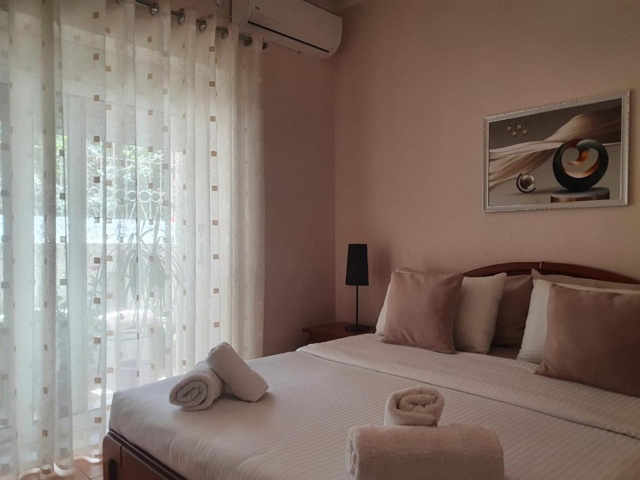Sofia'S Modern Apartment Гирокастра Экстерьер фото