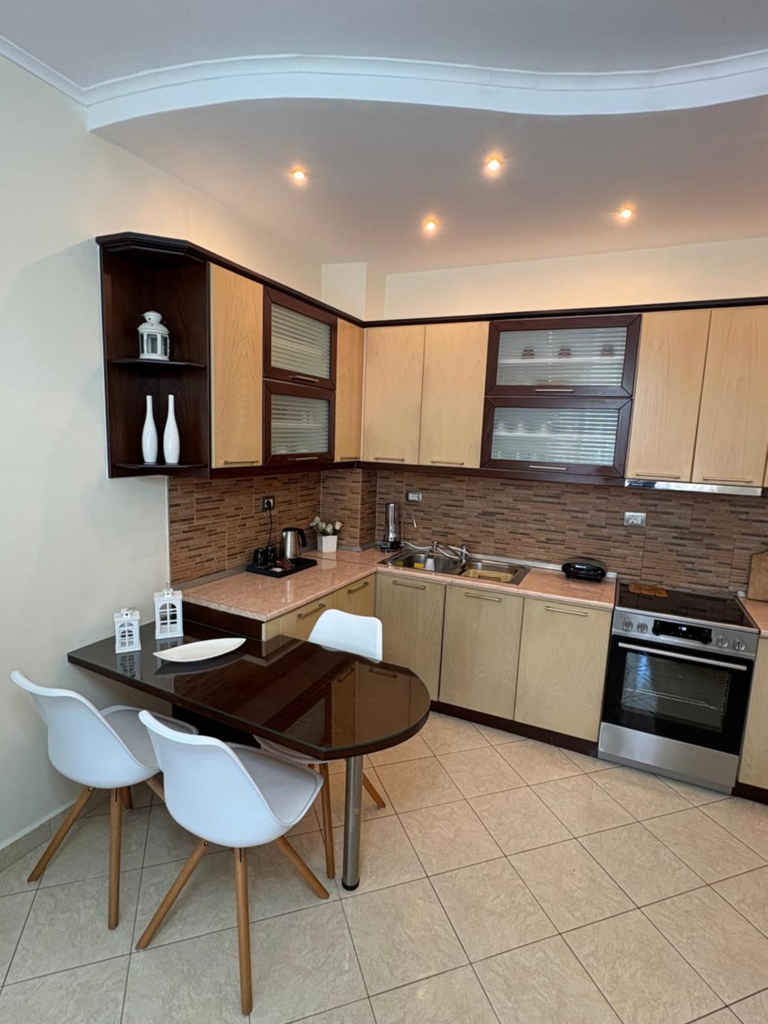 Sofia'S Modern Apartment Гирокастра Экстерьер фото