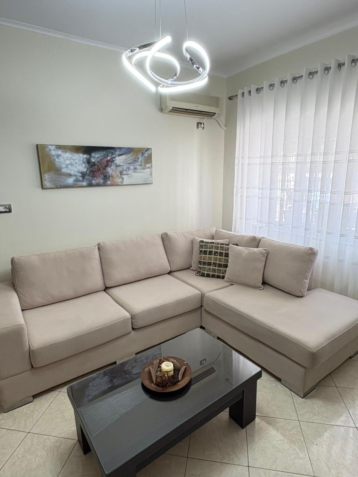 Sofia'S Modern Apartment Гирокастра Экстерьер фото